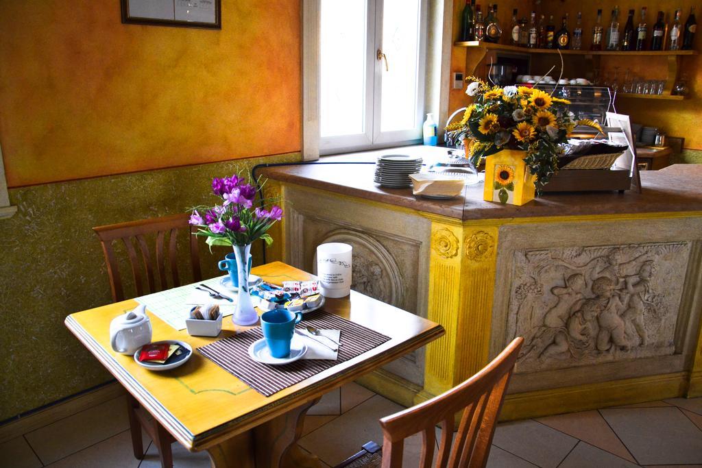 Hotel All'Antico Guerriero 카도네게 외부 사진