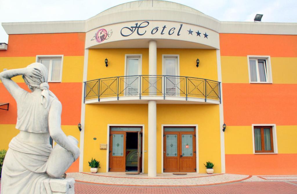 Hotel All'Antico Guerriero 카도네게 외부 사진