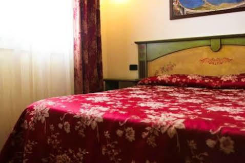 Hotel All'Antico Guerriero 카도네게 외부 사진